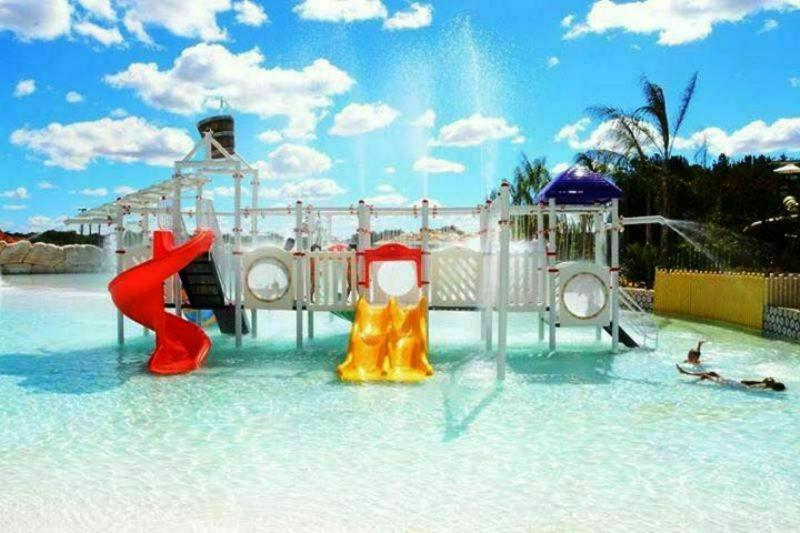 Lacqua Di Roma Com Piscina De Ondas Junior Apartment Caldas Novas Ngoại thất bức ảnh